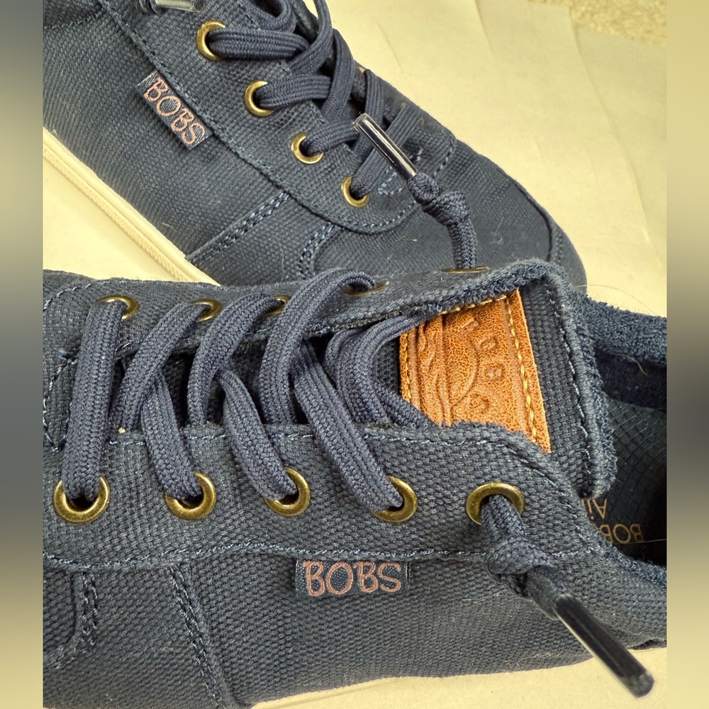 BOBS from Skechers Air-Cooled Arch Fit Navy Sneakers‎ - Picture 4 of 8